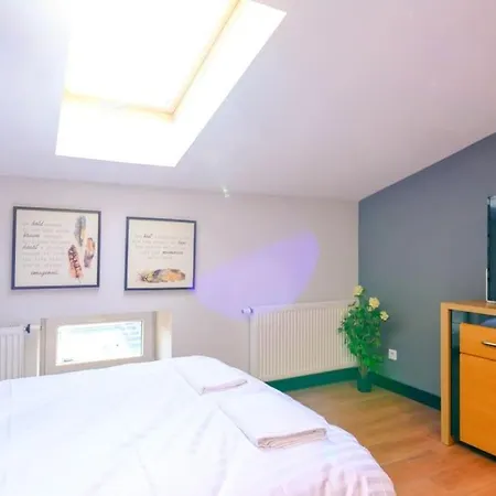 アパート Strzelecka Old - By Hosty *