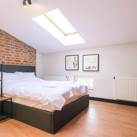 Strzelecka Old - By Hosty * クラクフ