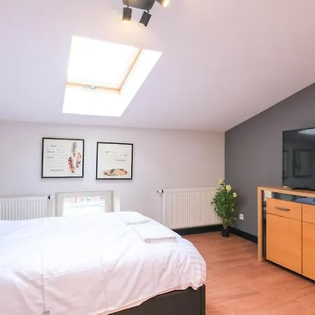 Strzelecka Old - By Hosty *